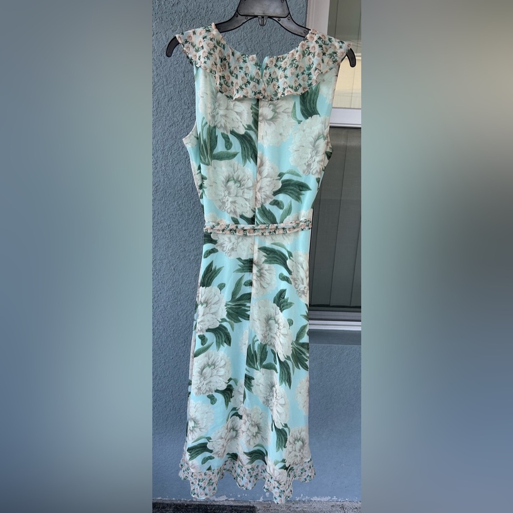 Gabby Skye Faux Wrap Belted V-neck Flowy Size 14 Floral Dress Feminine Easter - Picture 2 of 5